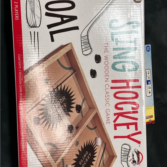 HOCKEY BOARD GAME EASY TO PLAY AND FUN - Picture 2 of 4